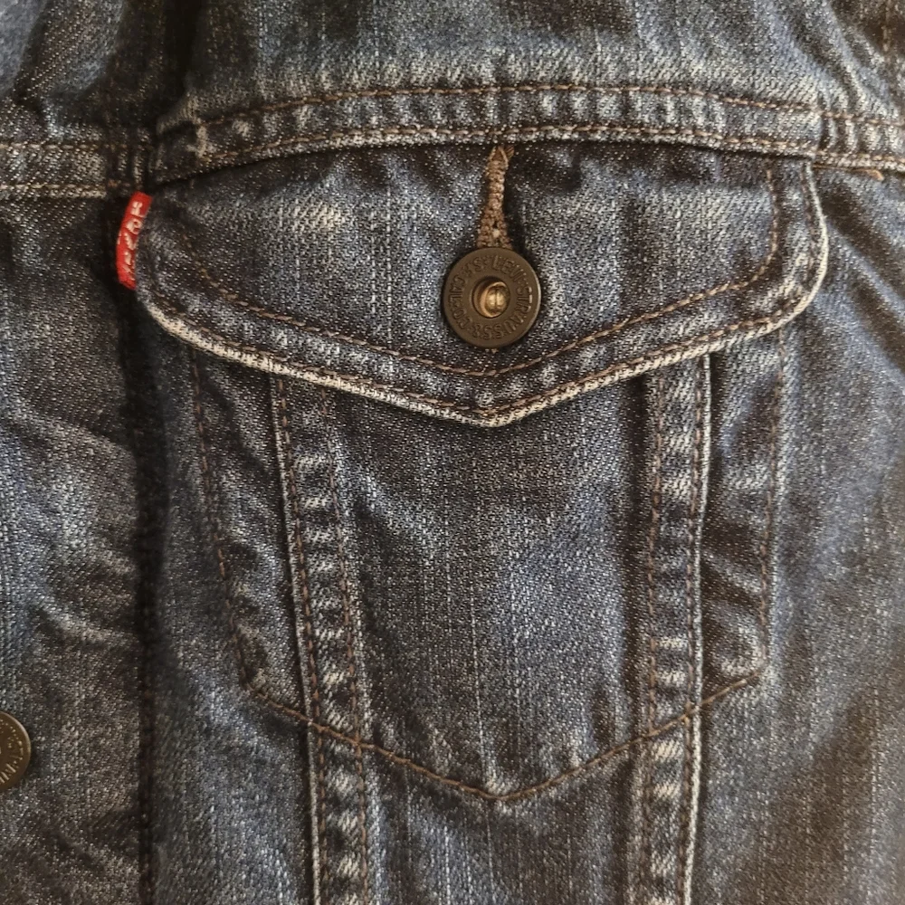 Levi's - Shaggy Sherpa Trucker Jean Jacket - Picture 4 of 16